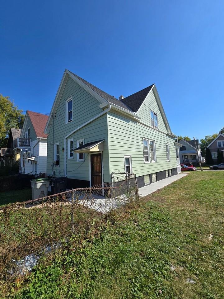 3211 N 15th St - Photo 5 of 15