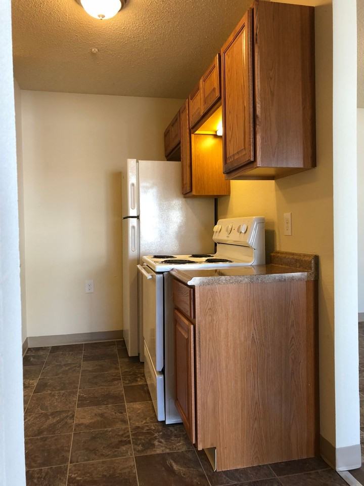 2016 8 1/2 St Se - Photo 6 of 21