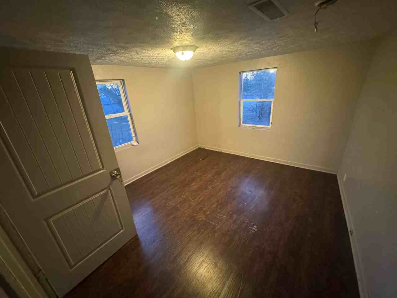 3524 N Wisconsin Ave - Photo 7 of 11