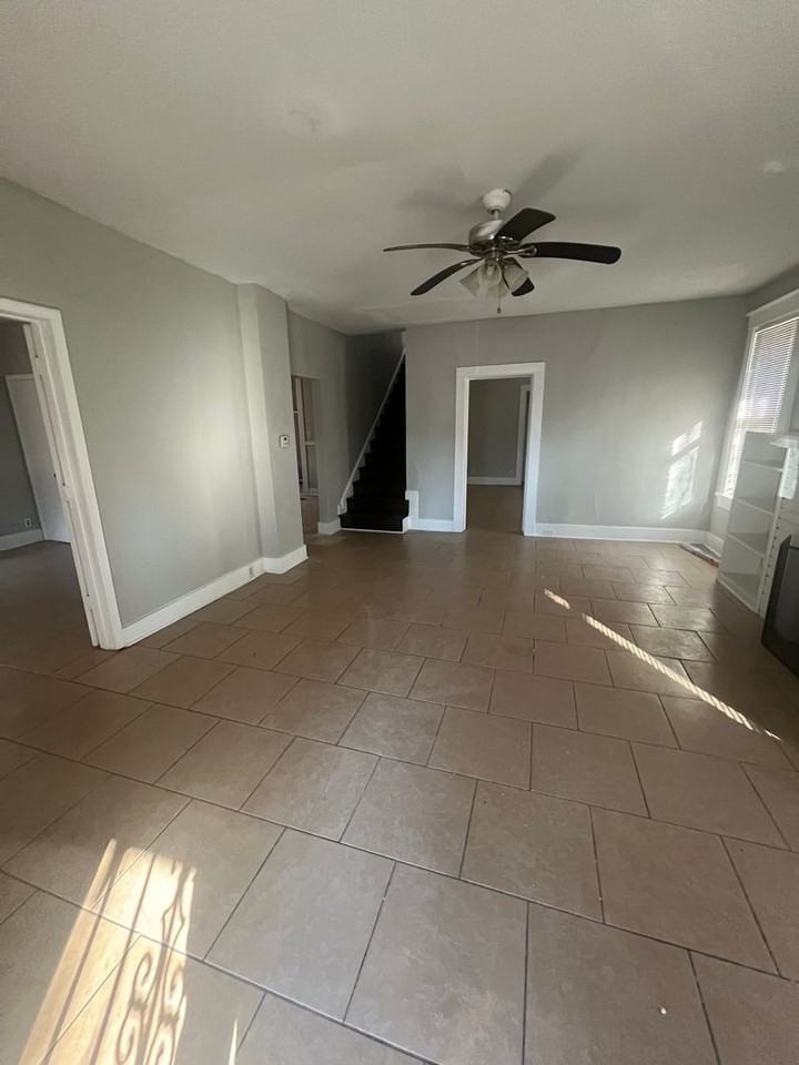 3576 Spottswood Ave - Photo 2 of 11