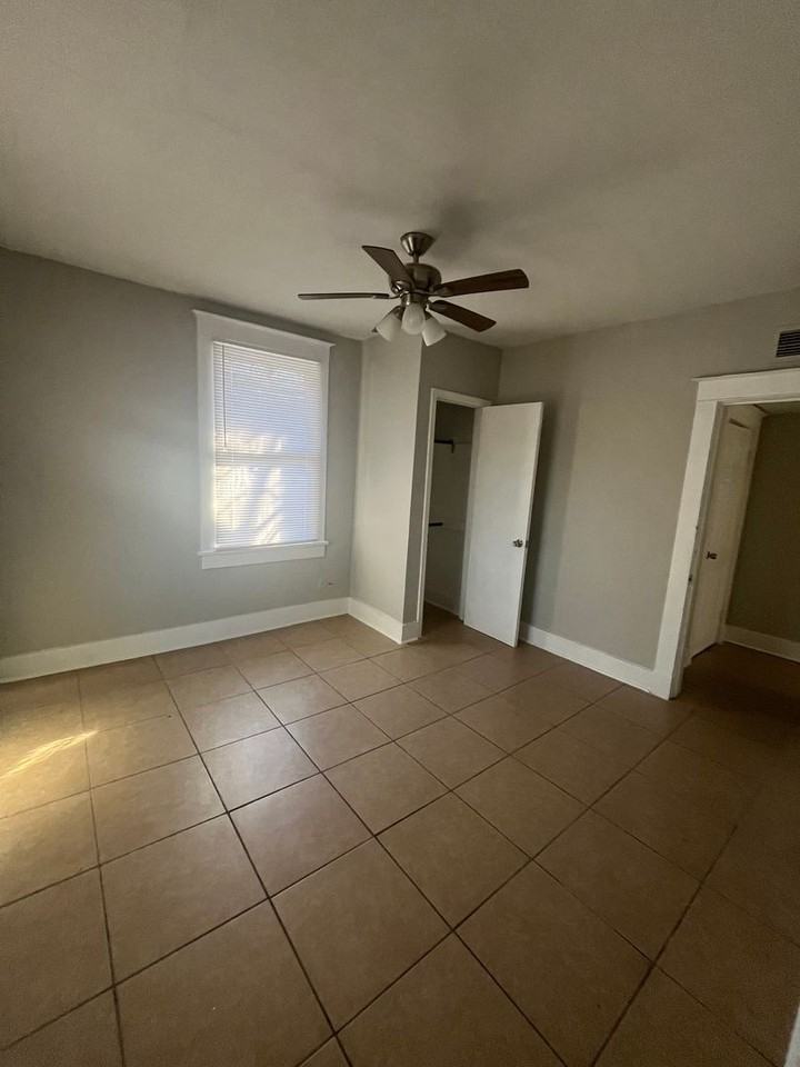 3576 Spottswood Ave - Photo 7 of 11