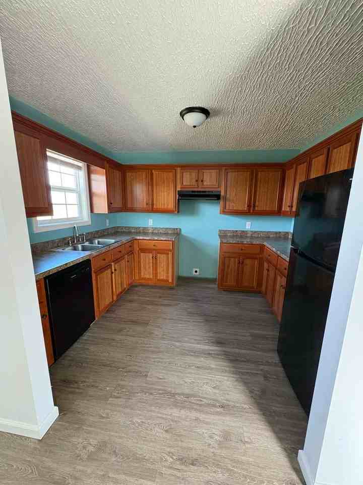 145 J Hunt Rd - Photo 4 of 10