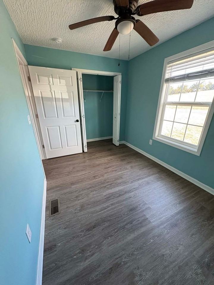 145 J Hunt Rd - Photo 7 of 10