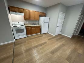 Live Close to Everything: Beaches, Schools, EB, Coast Guard Academy – 461 Williams St Has It All! - Photo 1 of 1