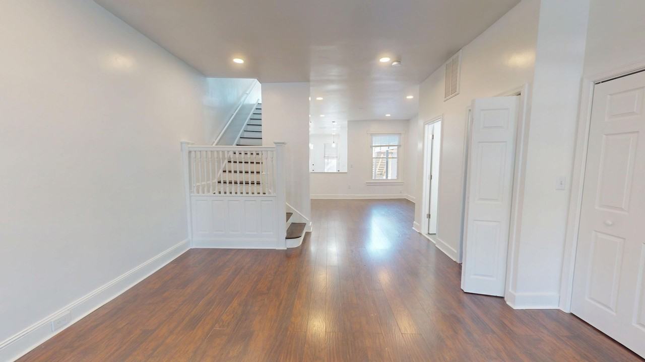 518 Shepherd St Nw - Photo 4 of 27