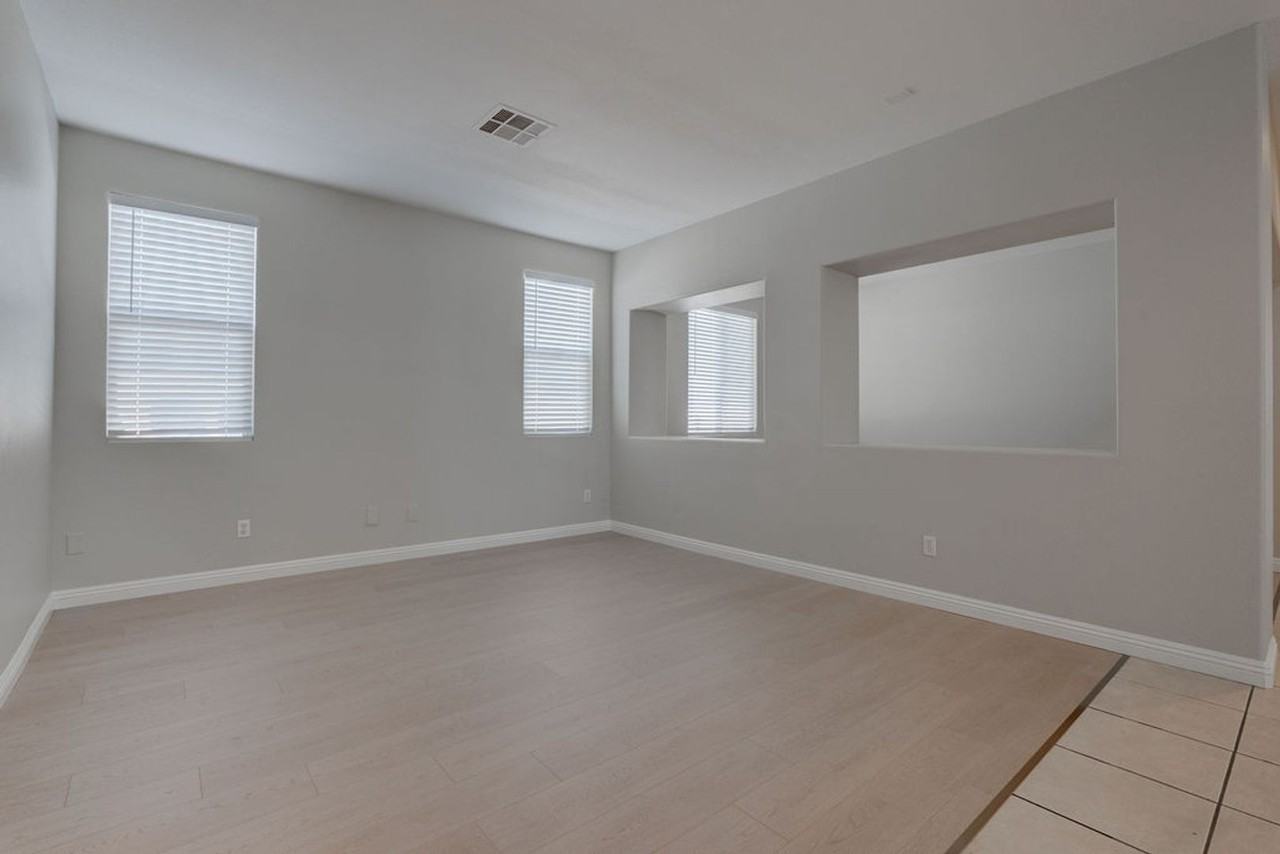 9129 Drifting Bay St - Photo 6 of 43