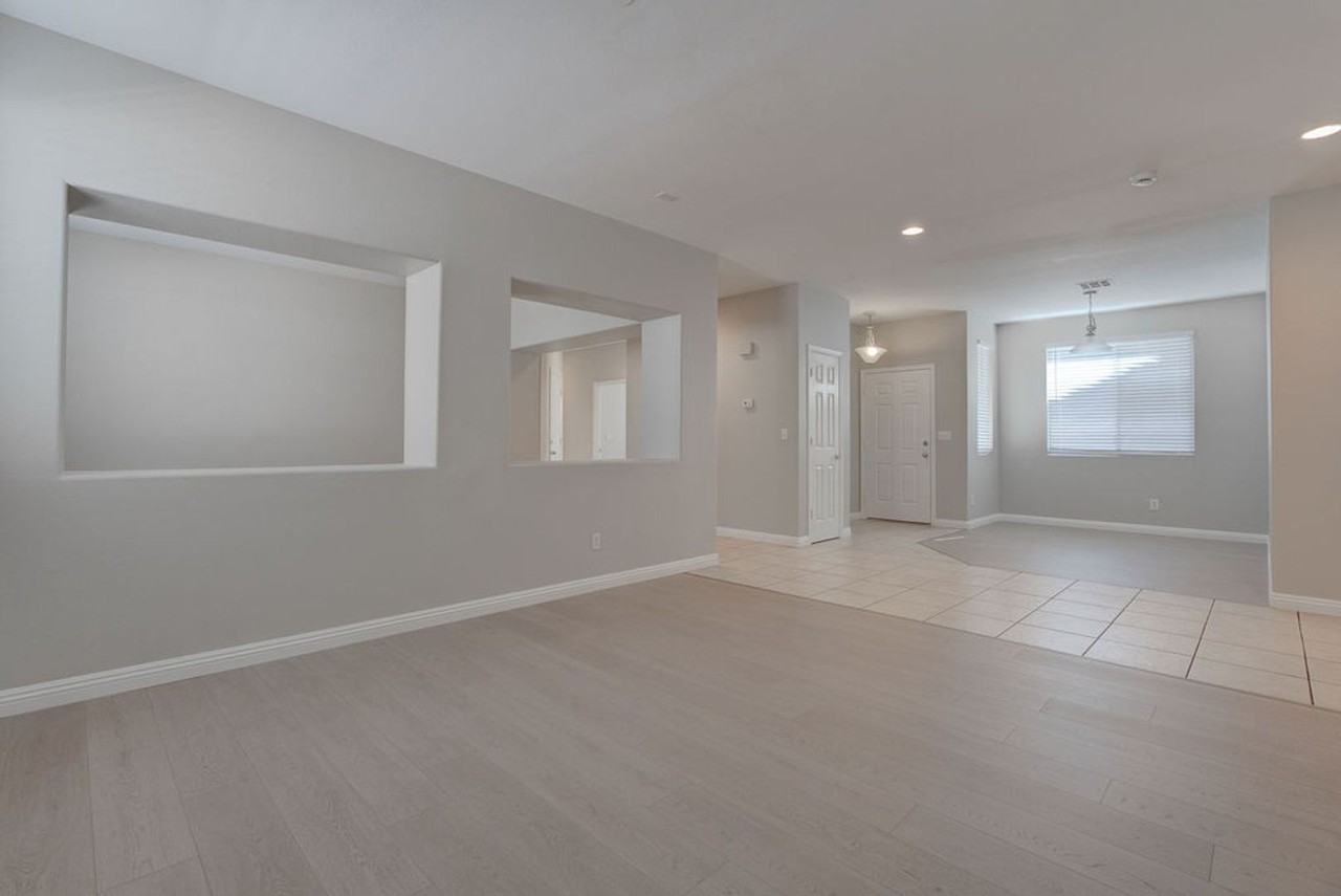 9129 Drifting Bay St - Photo 7 of 43