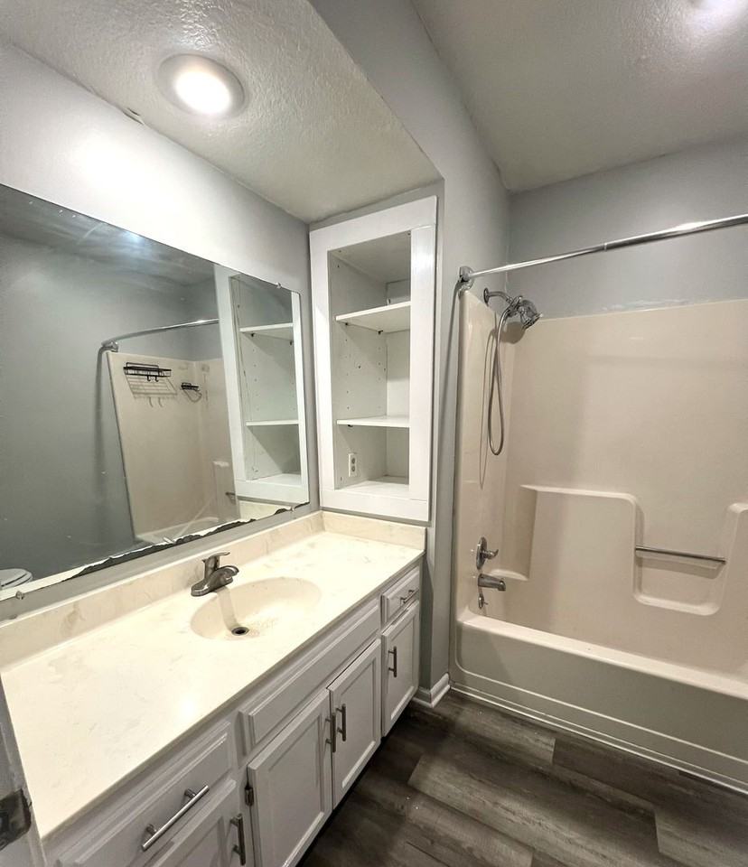 10123 N Wyandotte St - Photo 4 of 12