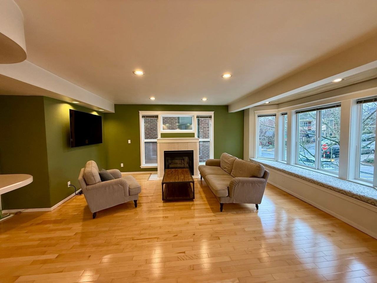 1629 Queen Anne Ave N #202 - Photo 4 of 16