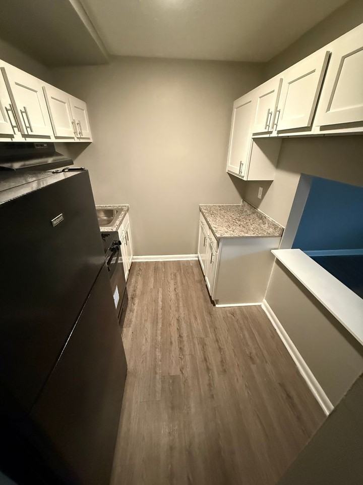 2082 Fairmont Court - Photo 2 of 21