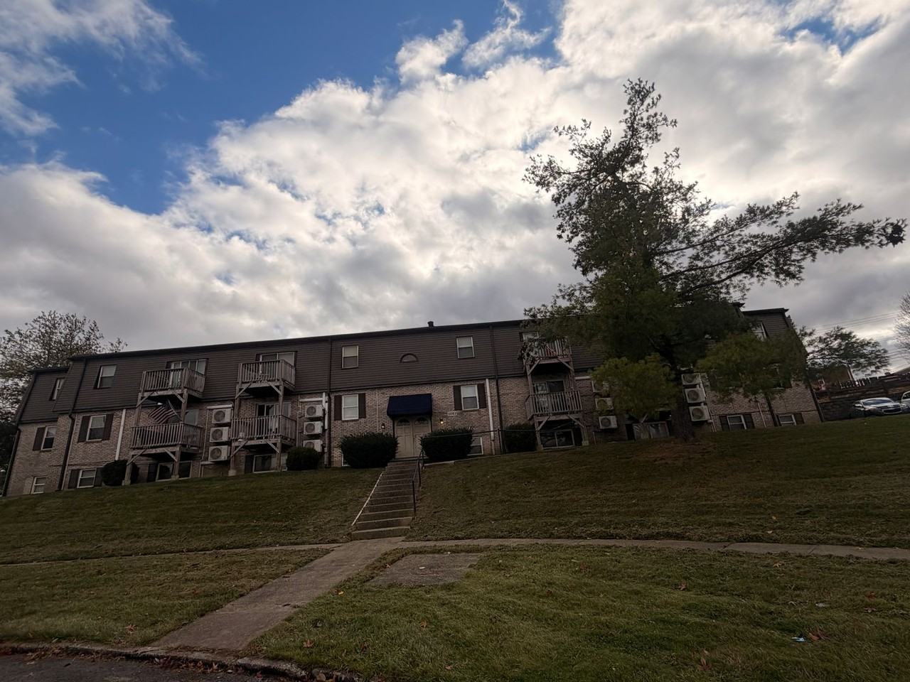 2082 Fairmont Court - Photo 7 of 21