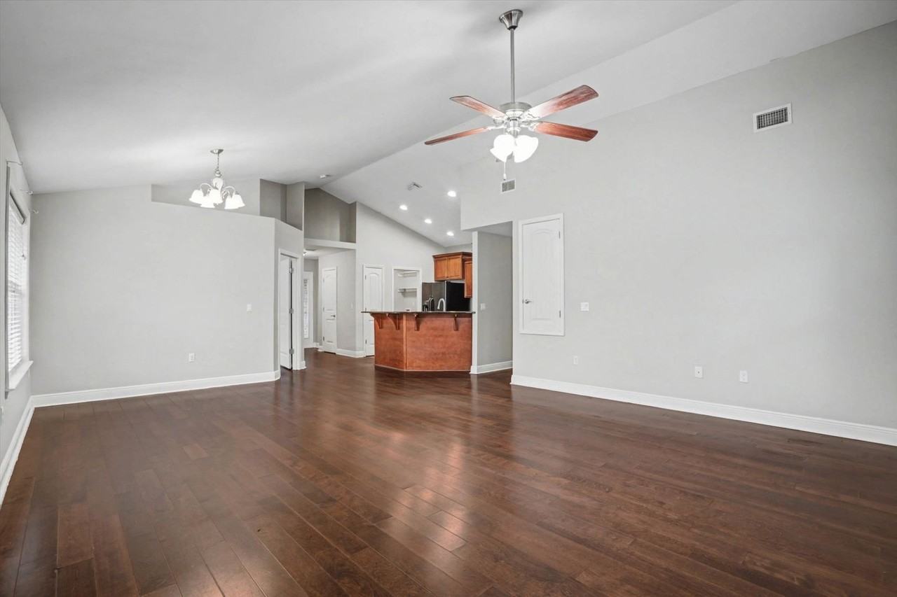 9011 Brookside Ln - Photo 3 of 24