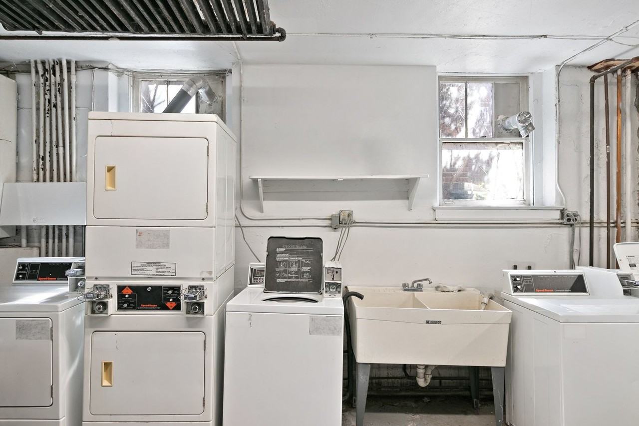 108 Washtenaw Apartments (Mrs. Havercamp LLC) - Photo 4 of 4