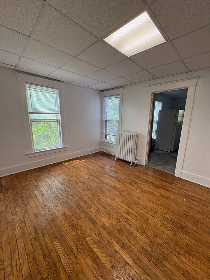 119 College Place (YPF LLC) - Photo 4 of 8