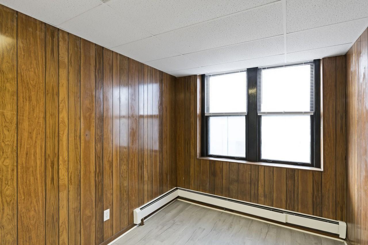 2 N Huron (Smoke Porterhouse LLC) - Photo 7 of 30