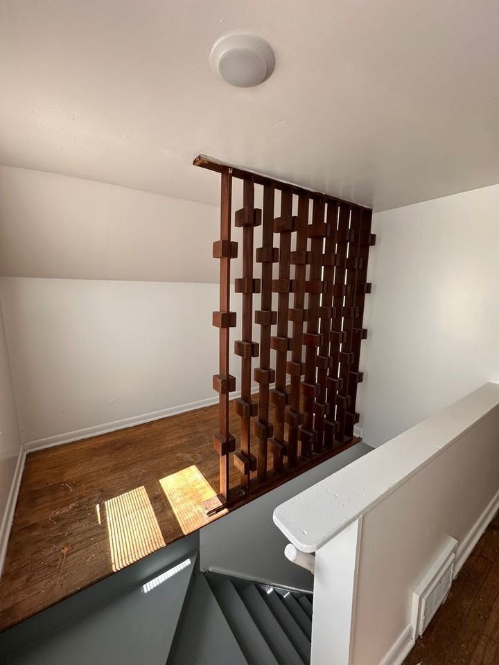 210 Perrin St - Photo 3 of 11