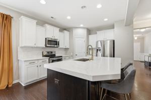 featured image of 2269 Isaac St