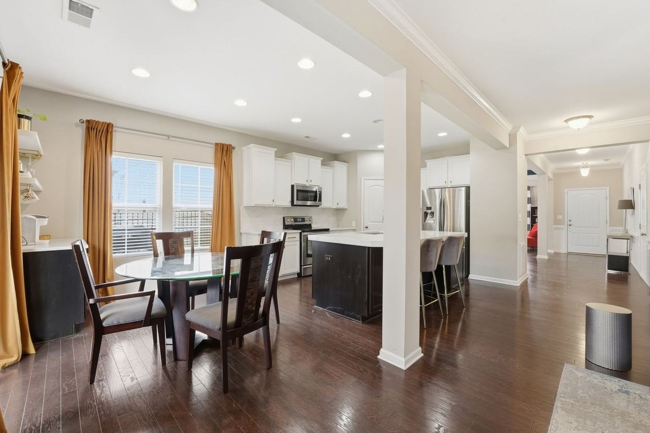 2269 Isaac St - Photo 6 of 26