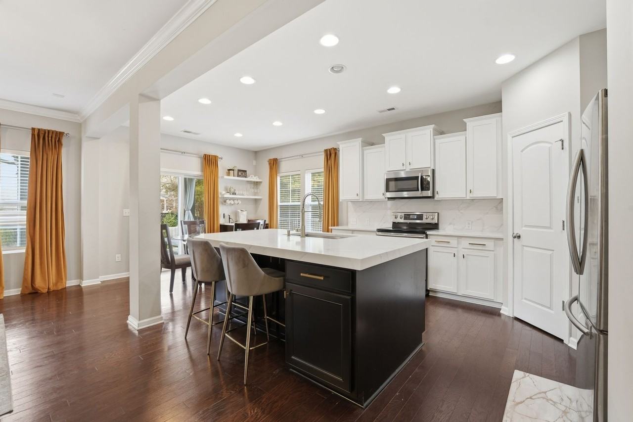 2269 Isaac St - Photo 7 of 26