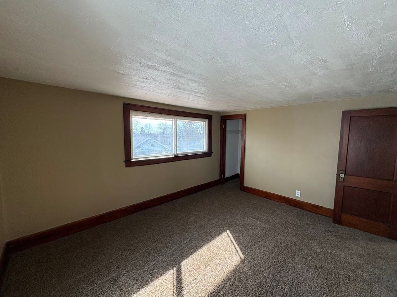 819 Longview Ave - Photo 7 of 12