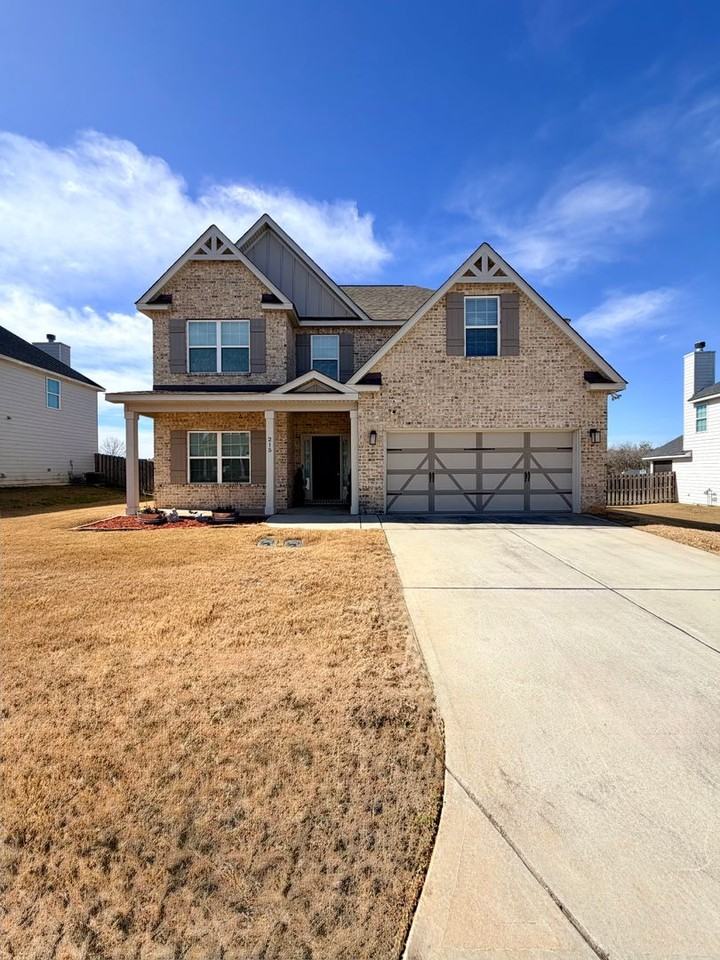 215 Shoshone Cir - Photo 2 of 36