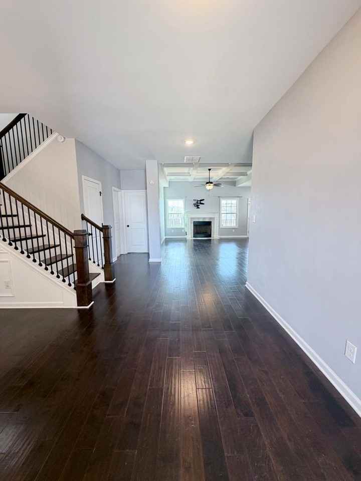 215 Shoshone Cir - Photo 4 of 36