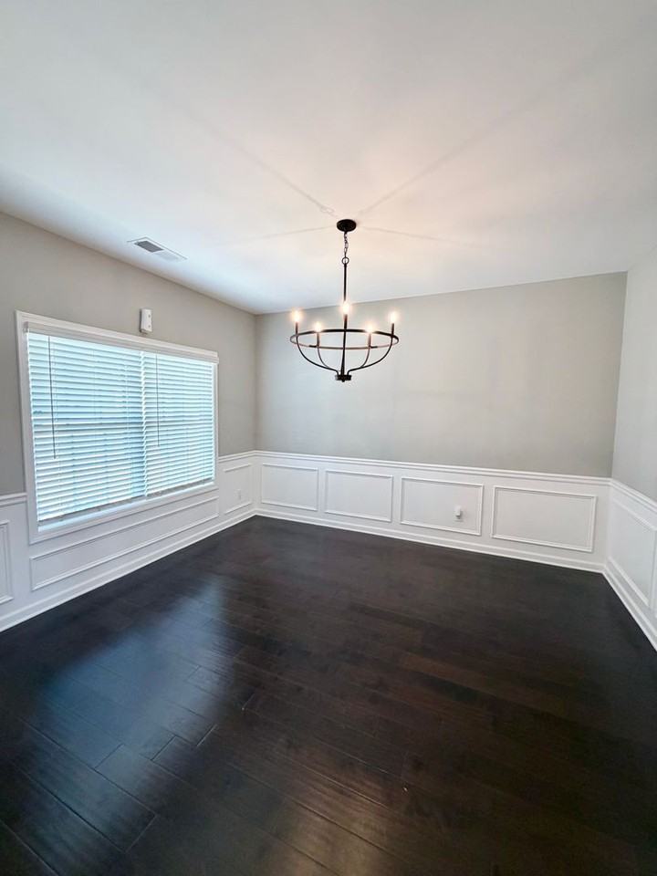 215 Shoshone Cir - Photo 5 of 36