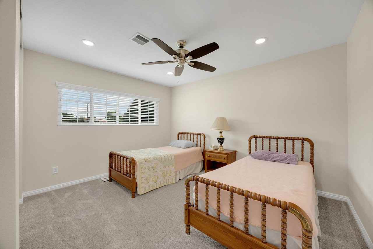 921 Nantucket St - Photo 6 of 16