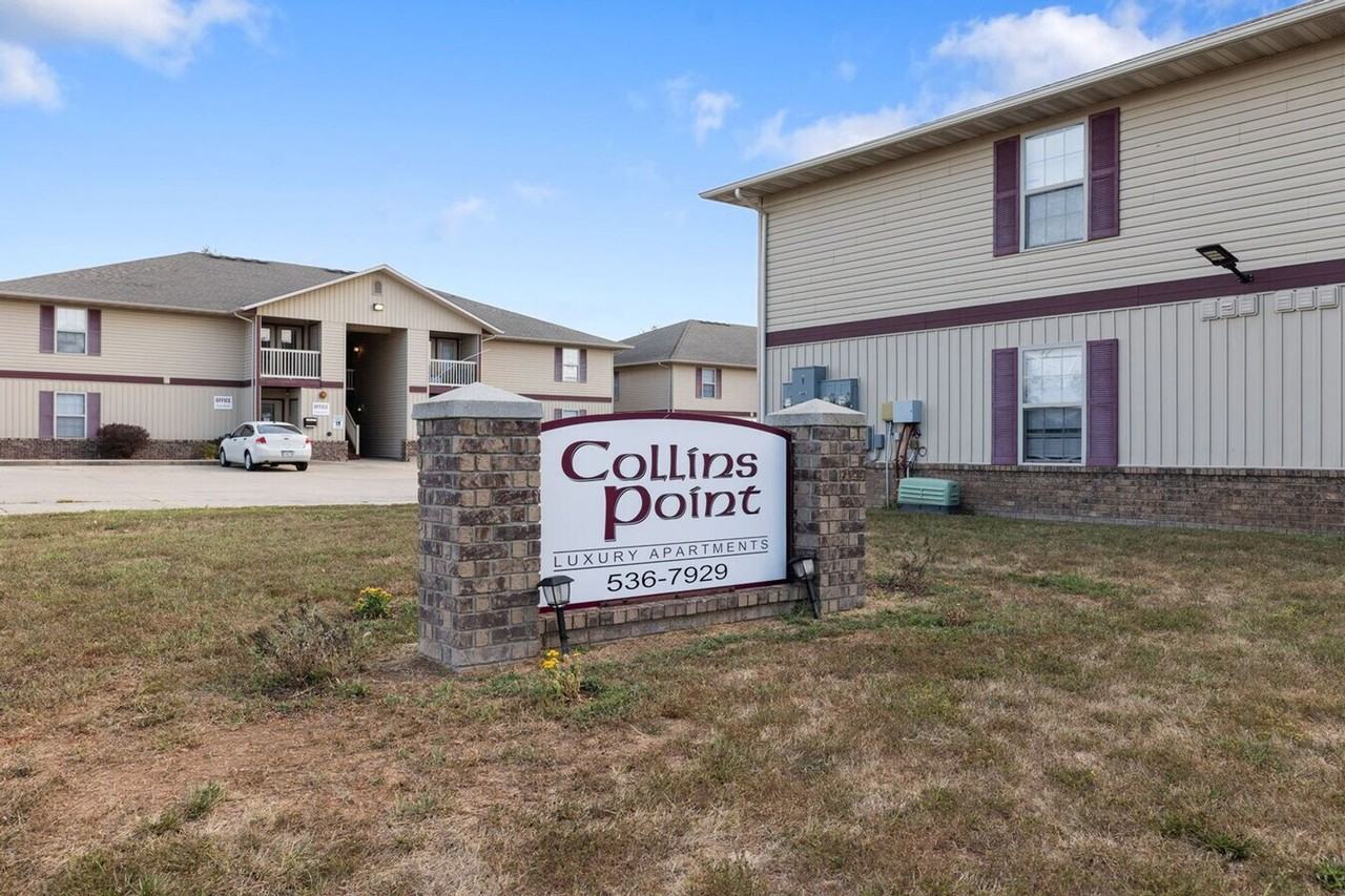 Collins Point 2 bedroom Apartment Home Ozark, MO - Photo 2 of 11