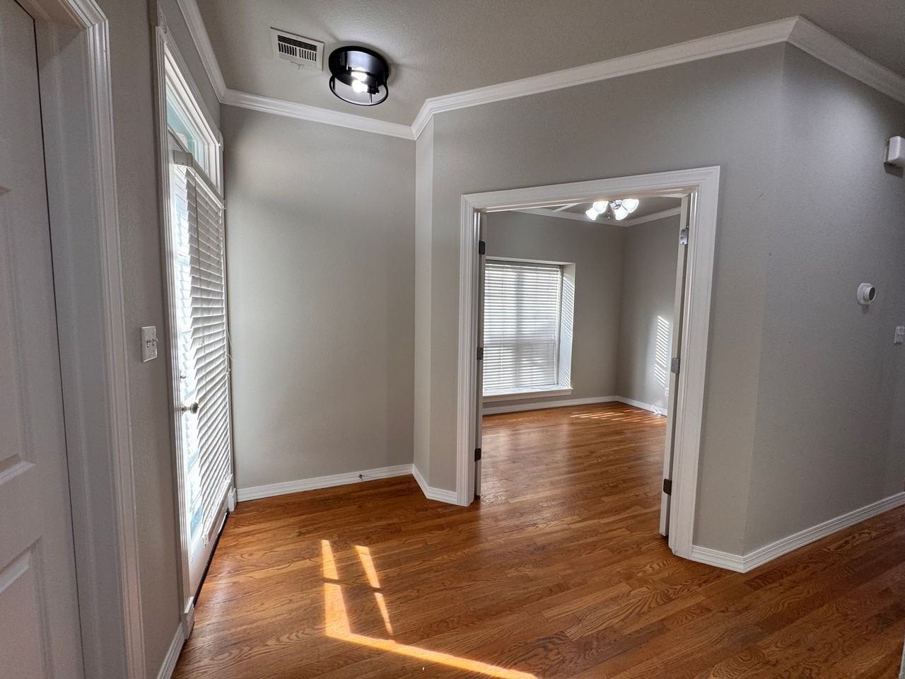 528 N Willow Pl - Photo 3 of 32