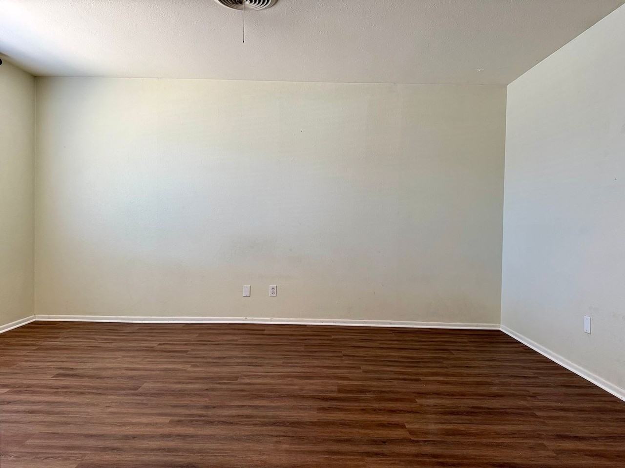 2408 Apperson Dr - Photo 2 of 18