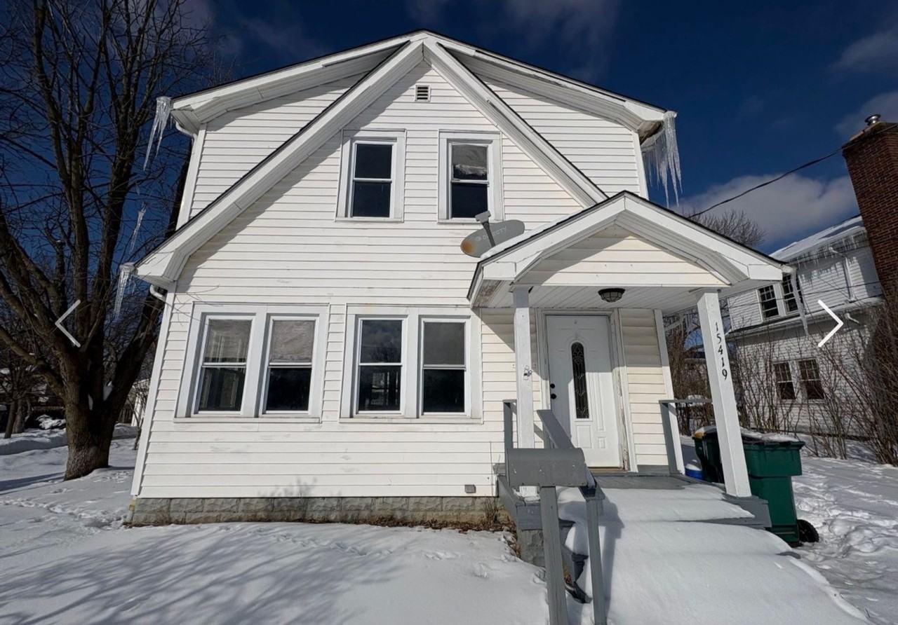 15419 Woodbrook Ave - Photo 2 of 10