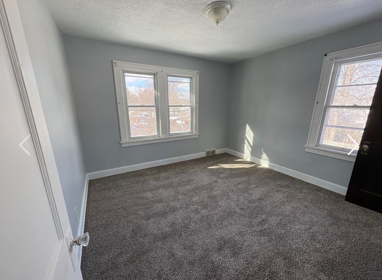 15419 Woodbrook Ave - Photo 3 of 10