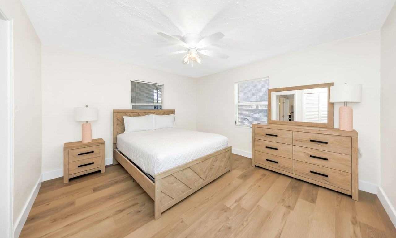 416 Skinner Blvd - Photo 2 of 50