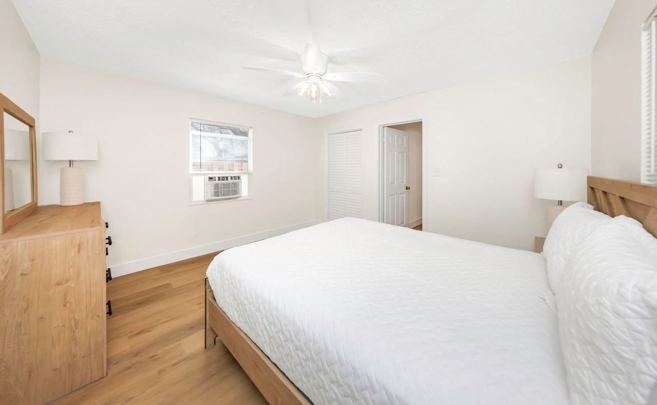 416 Skinner Blvd - Photo 5 of 50