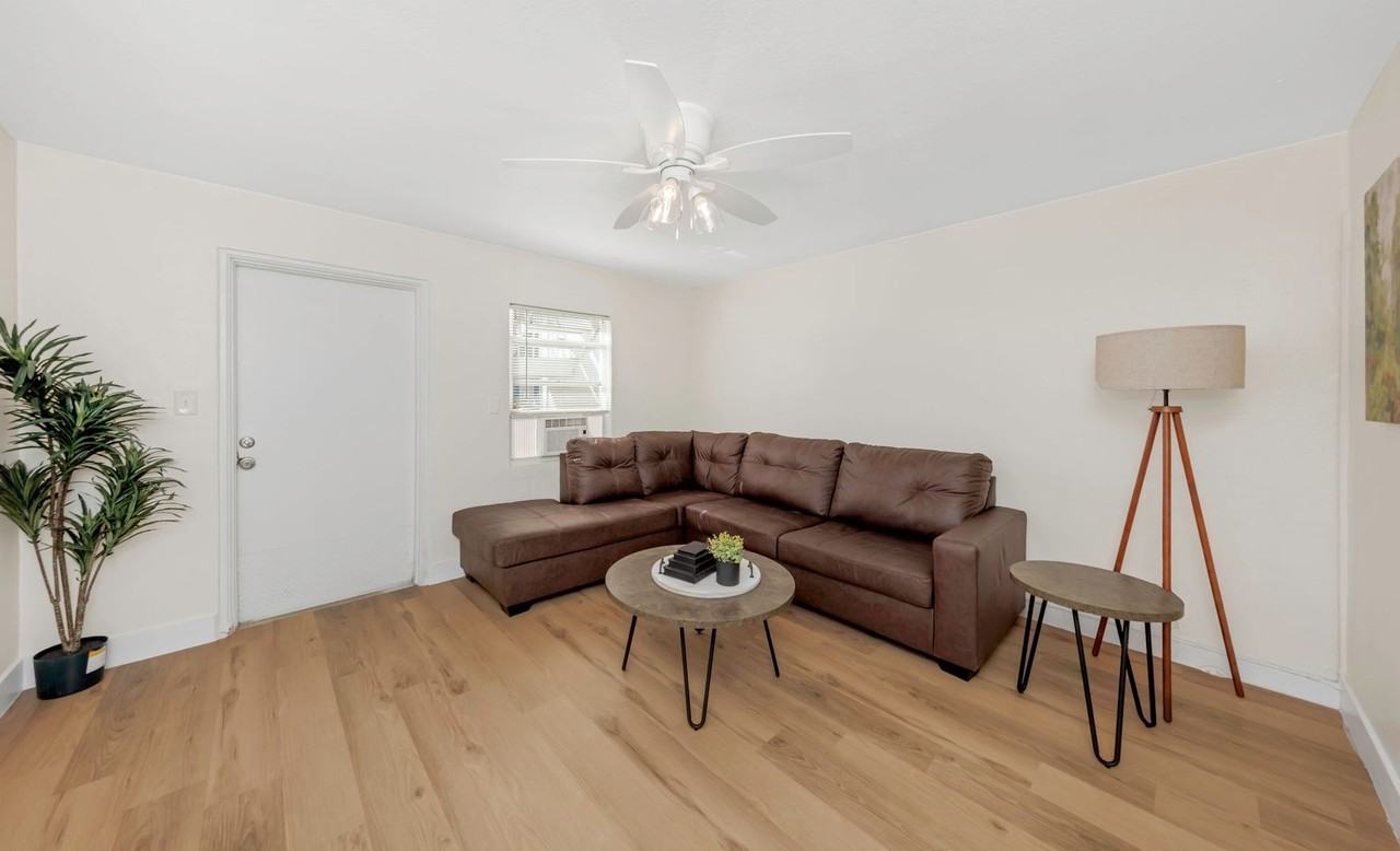 416 Skinner Blvd - Photo 6 of 50