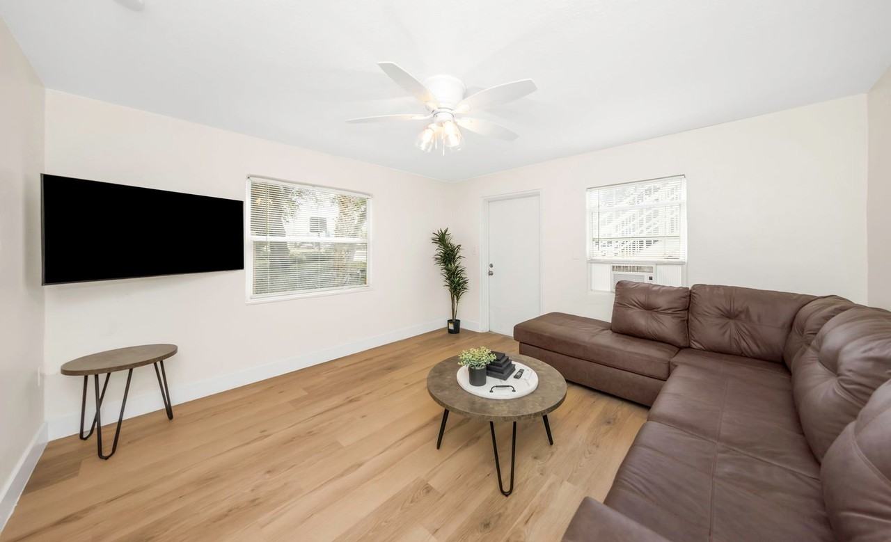 416 Skinner Blvd - Photo 7 of 50