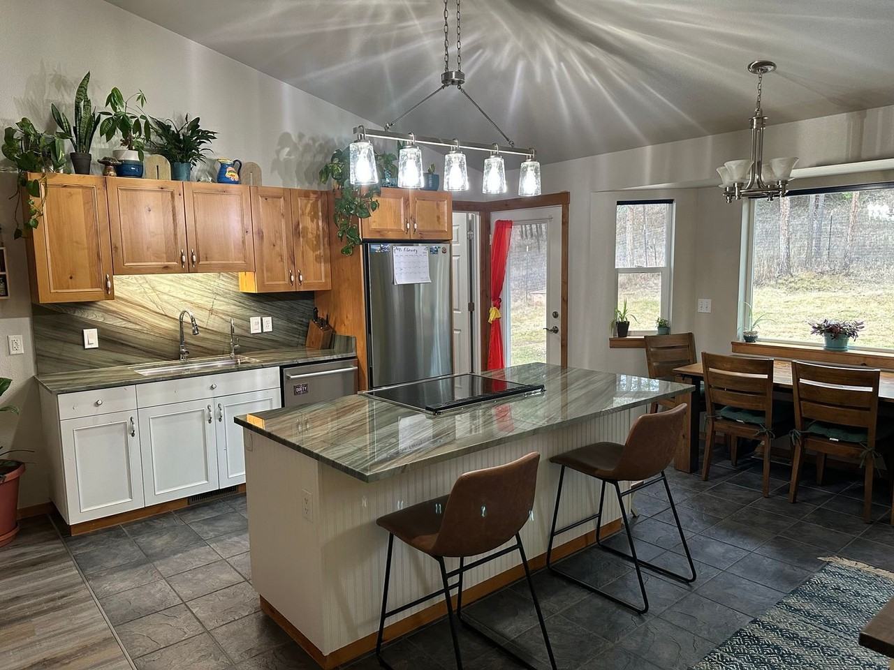 105 Angel Point Rd - Photo 3 of 32