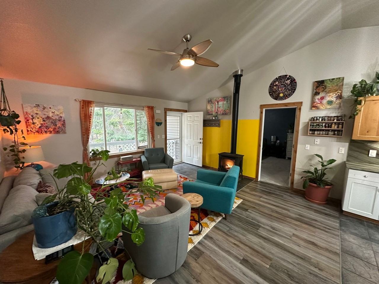 105 Angel Point Rd - Photo 4 of 32