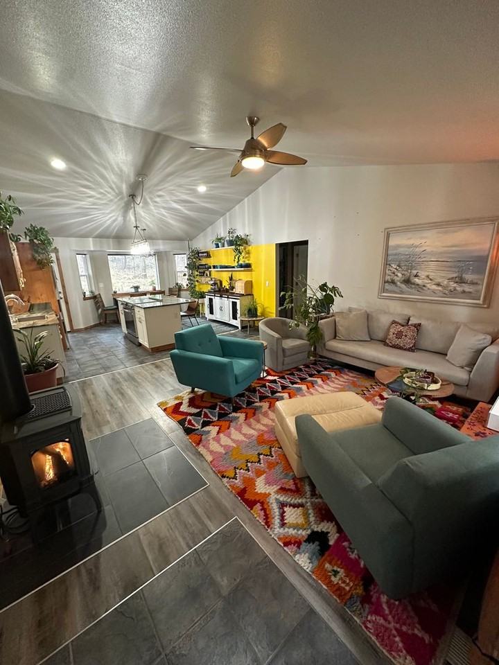 105 Angel Point Rd - Photo 7 of 32