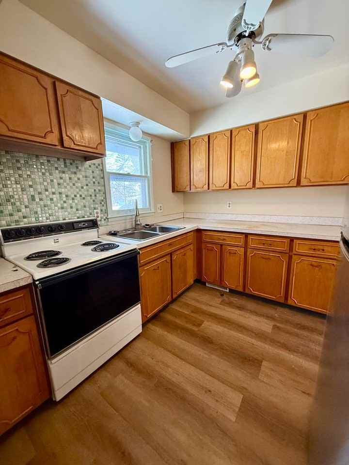 6255 Peachtree St - Photo 3 of 12