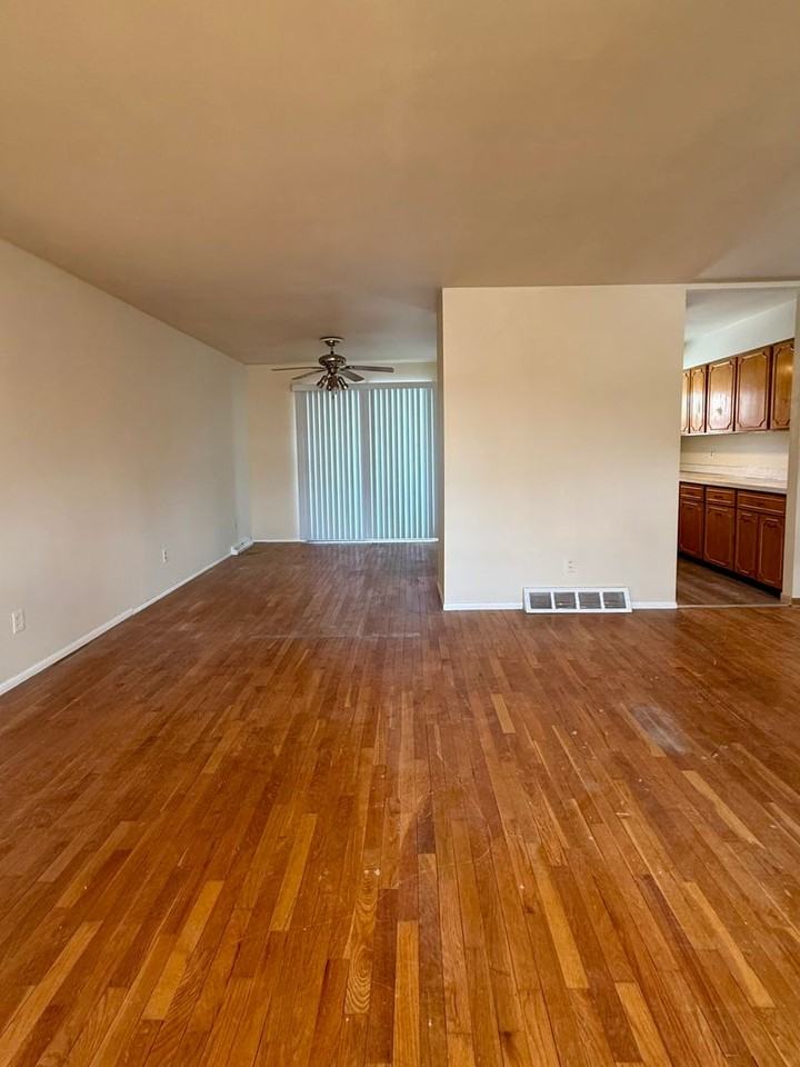 6255 Peachtree St - Photo 6 of 12