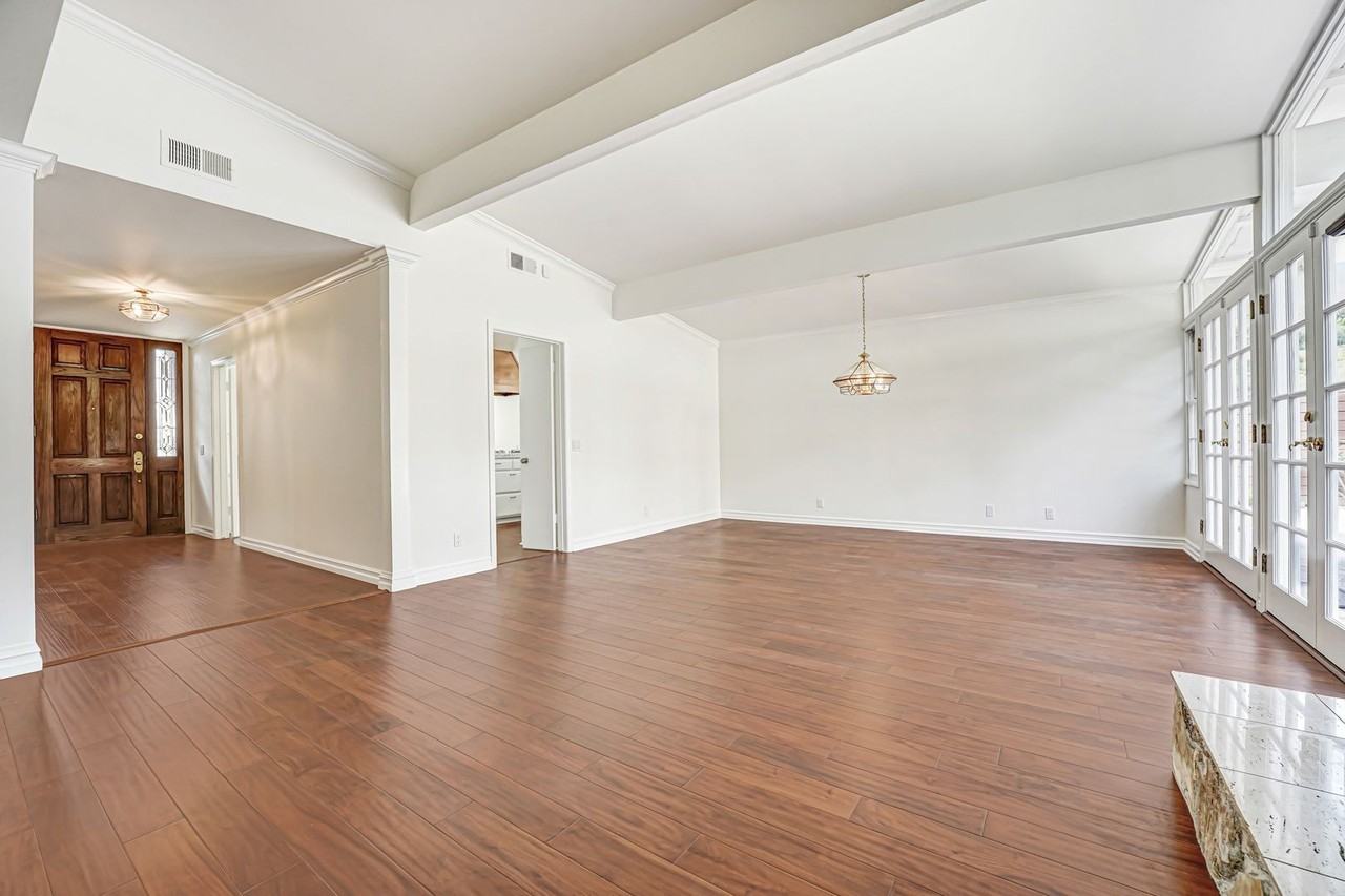 18111 Sandy Cape Dr - Photo 3 of 21