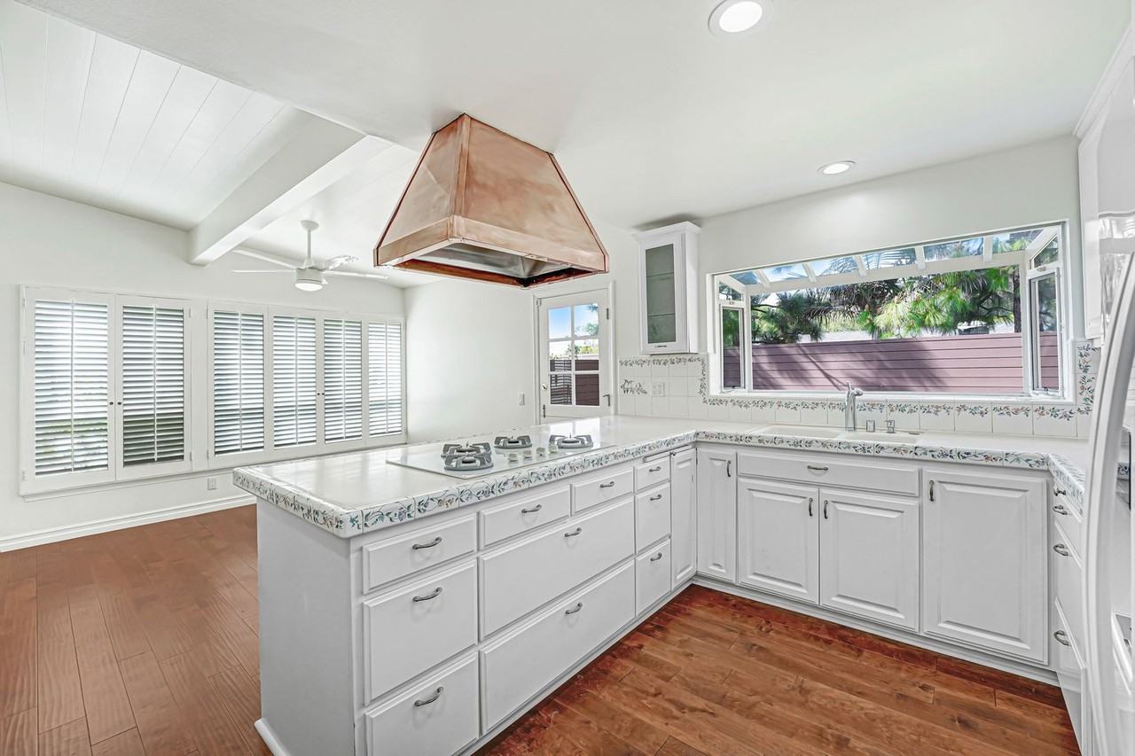 18111 Sandy Cape Dr - Photo 5 of 21