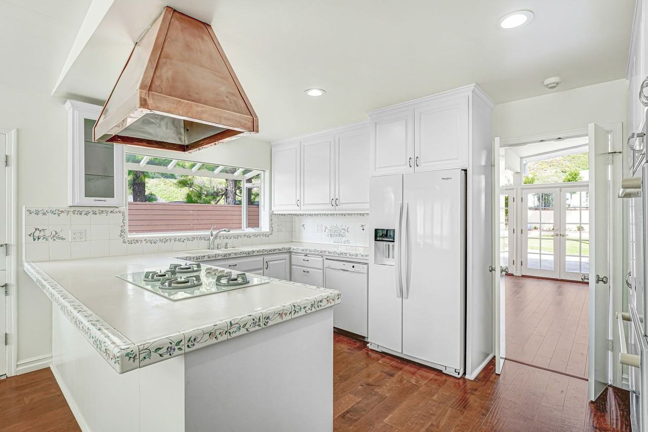 18111 Sandy Cape Dr - Photo 6 of 21