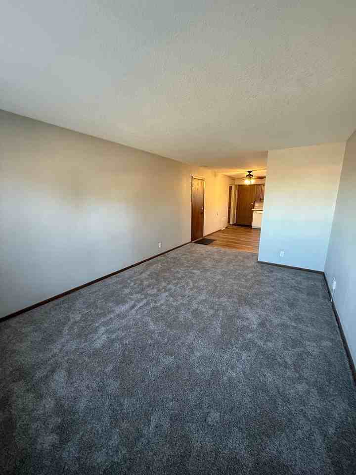 2911 10th Ave N - Photo 5 of 9