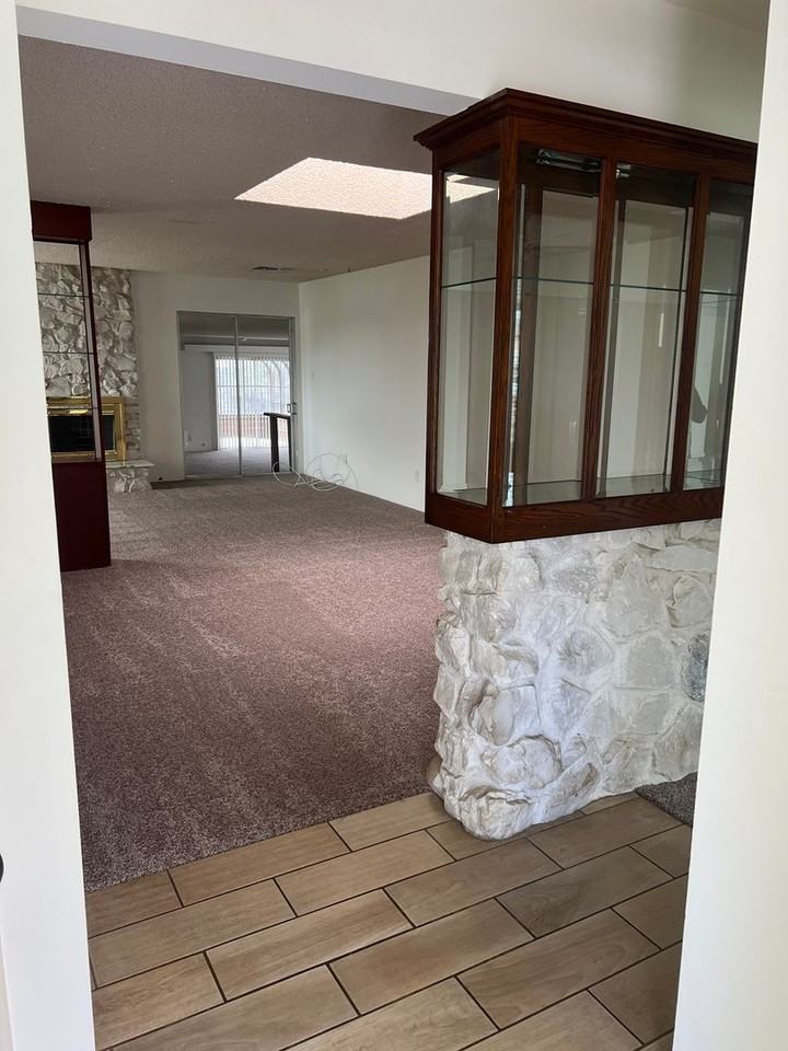 2277 Elizabeth Dr - Photo 3 of 19