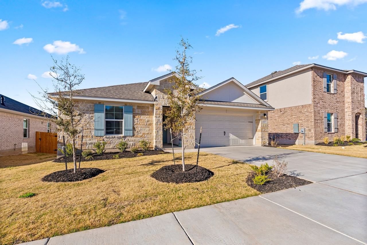 1933 Lazy Acres St - Photo 2 of 21