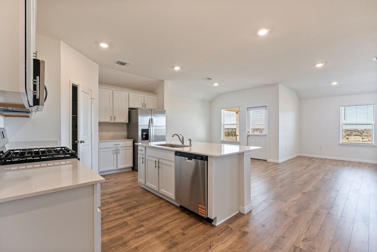 1933 Lazy Acres St - Photo 7 of 21