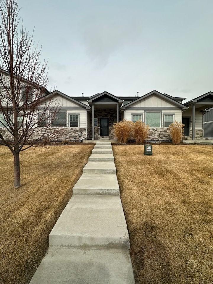 218 E Chestnut St #3